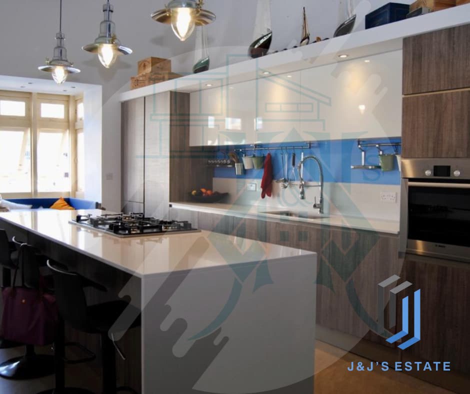 Charming 2-Bedroom Duplex Apartment in St. Julian's · 1