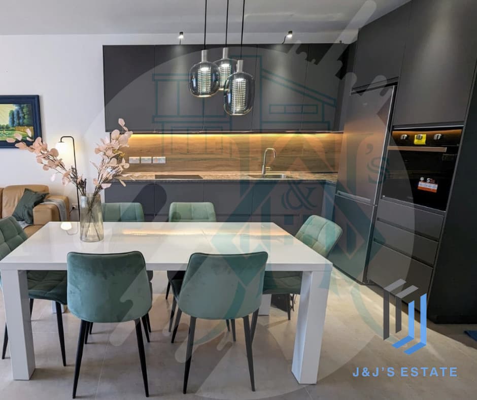 3-bedroom apartment with balcony and terrace in Swieqi · 1