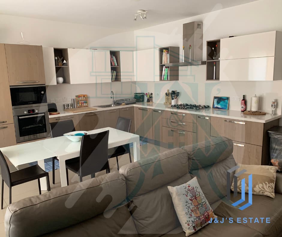 Charming 2-Bedroom Apartment in Gharghur · 2