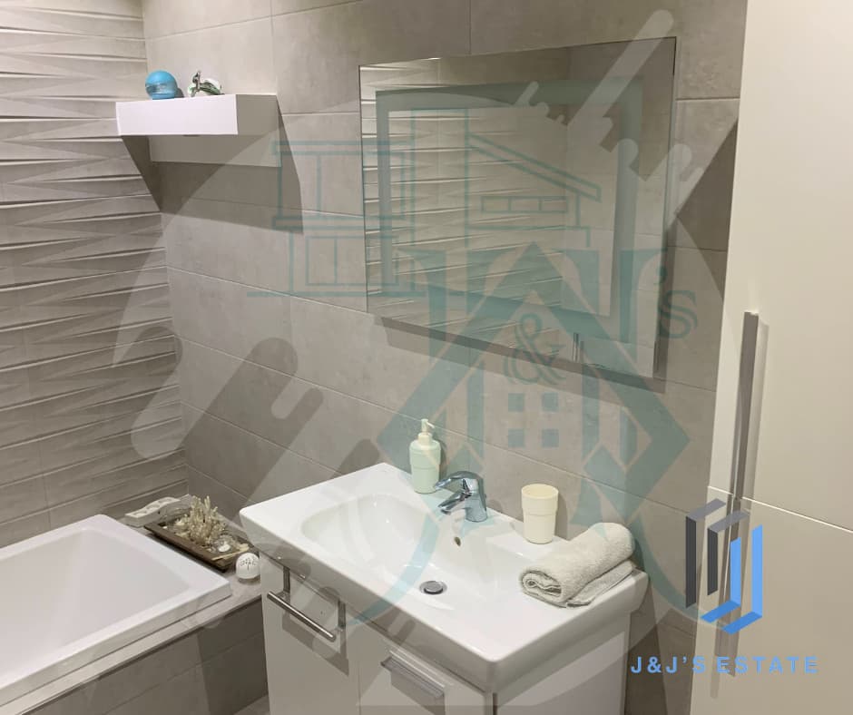 Charming 2-Bedroom Apartment in Gharghur · 7