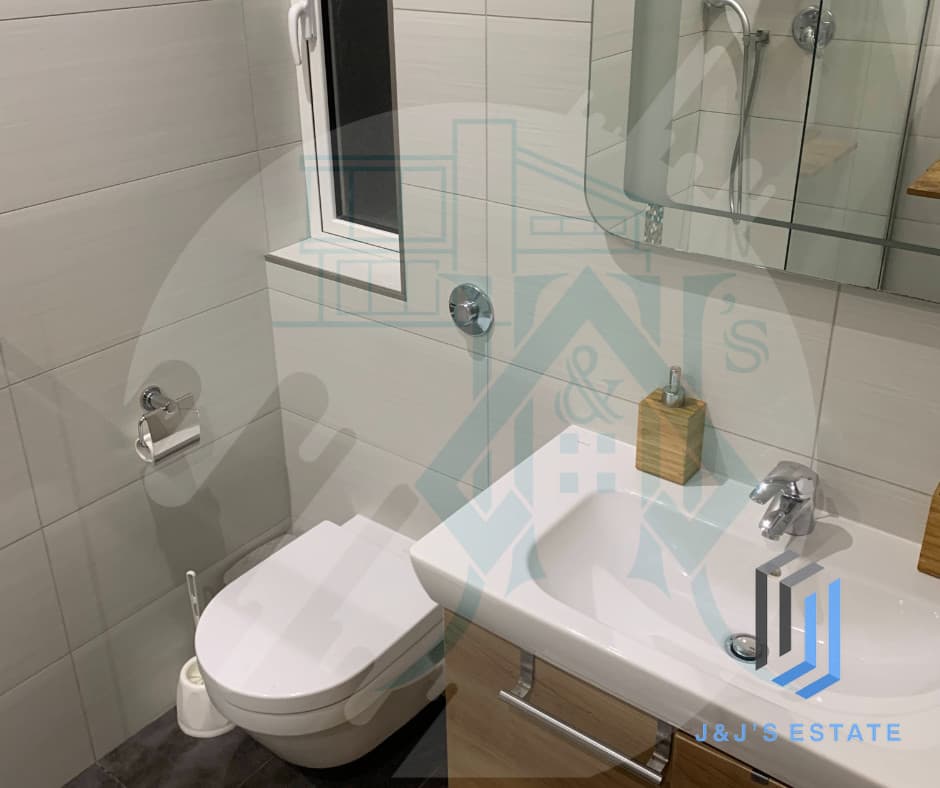 Charming 2-Bedroom Apartment in Gharghur · 8