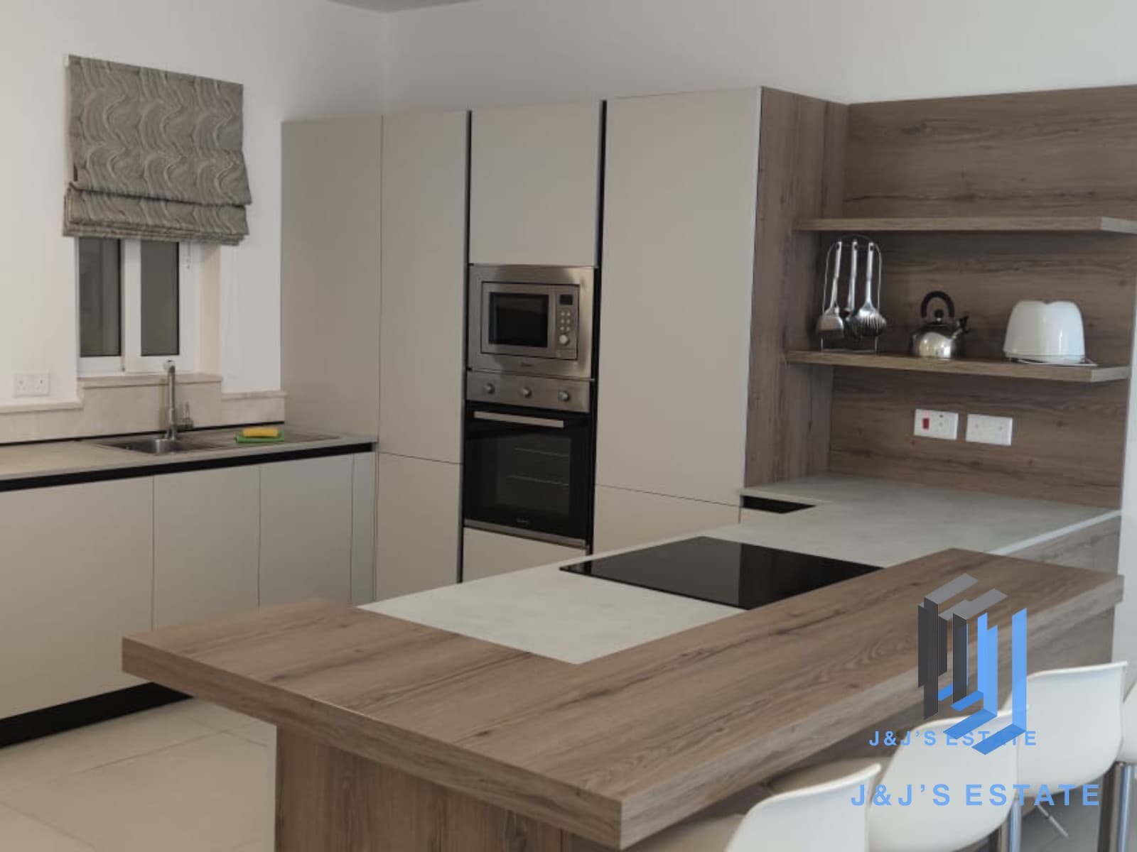 Modern 3-Bedroom Apartment with Sea View in St. Paul's Bay · 11