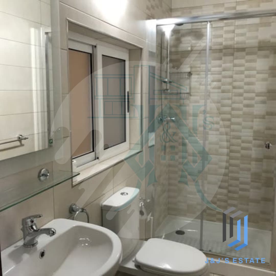 Spacious 3-Bedroom Apartment in Gzira · 5