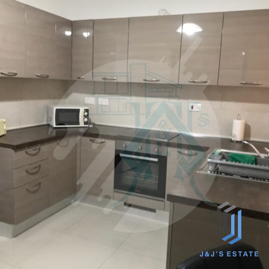 Spacious 3-Bedroom Apartment in Gzira · 7