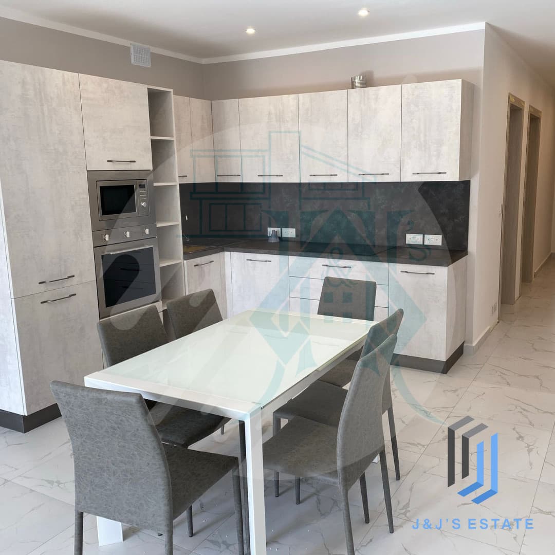 Modern 2-Bedroom Apartment in Central Iklin · 3