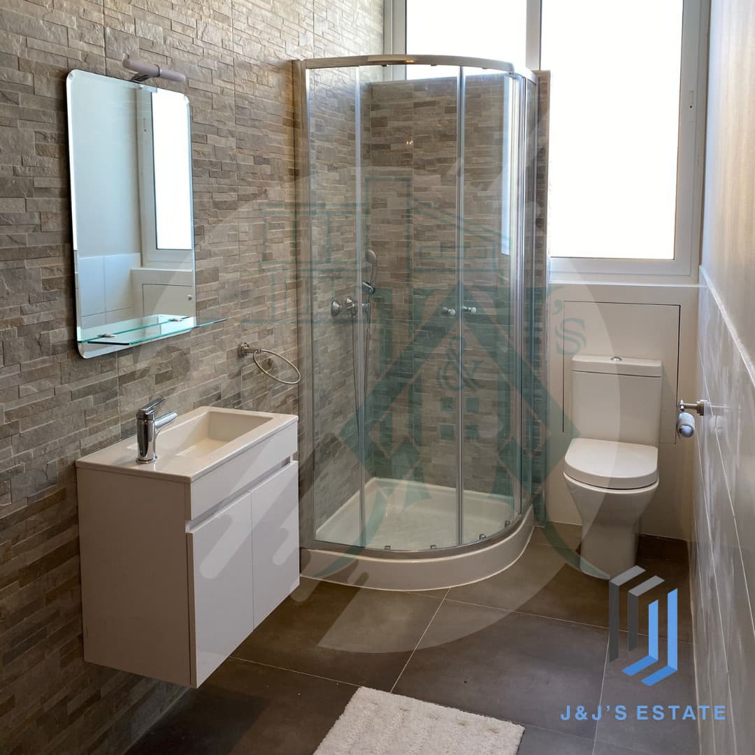 Modern 2-Bedroom Apartment in Central Iklin · 7