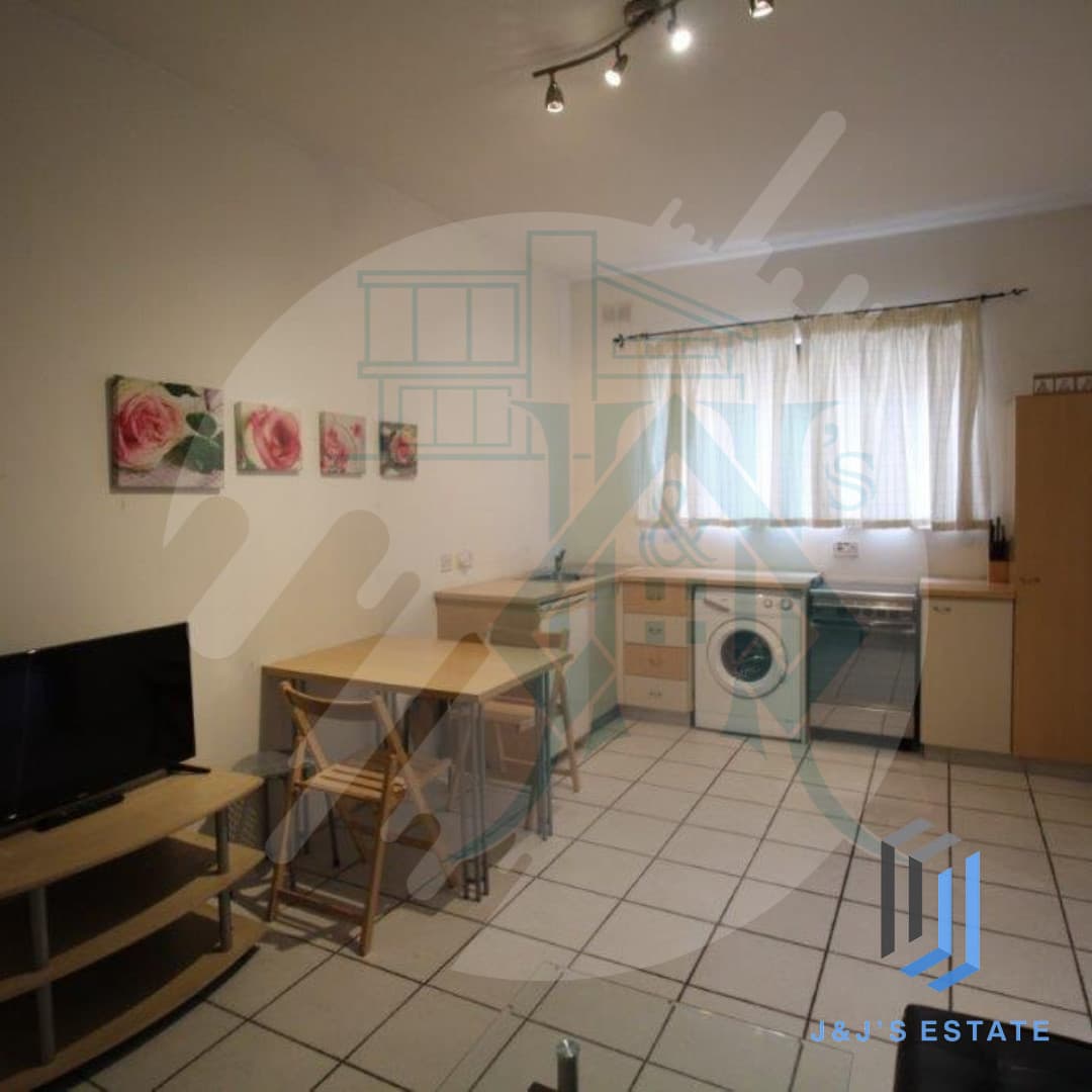 Charming 1-Bedroom Apartment in Central St. Julian's · 1
