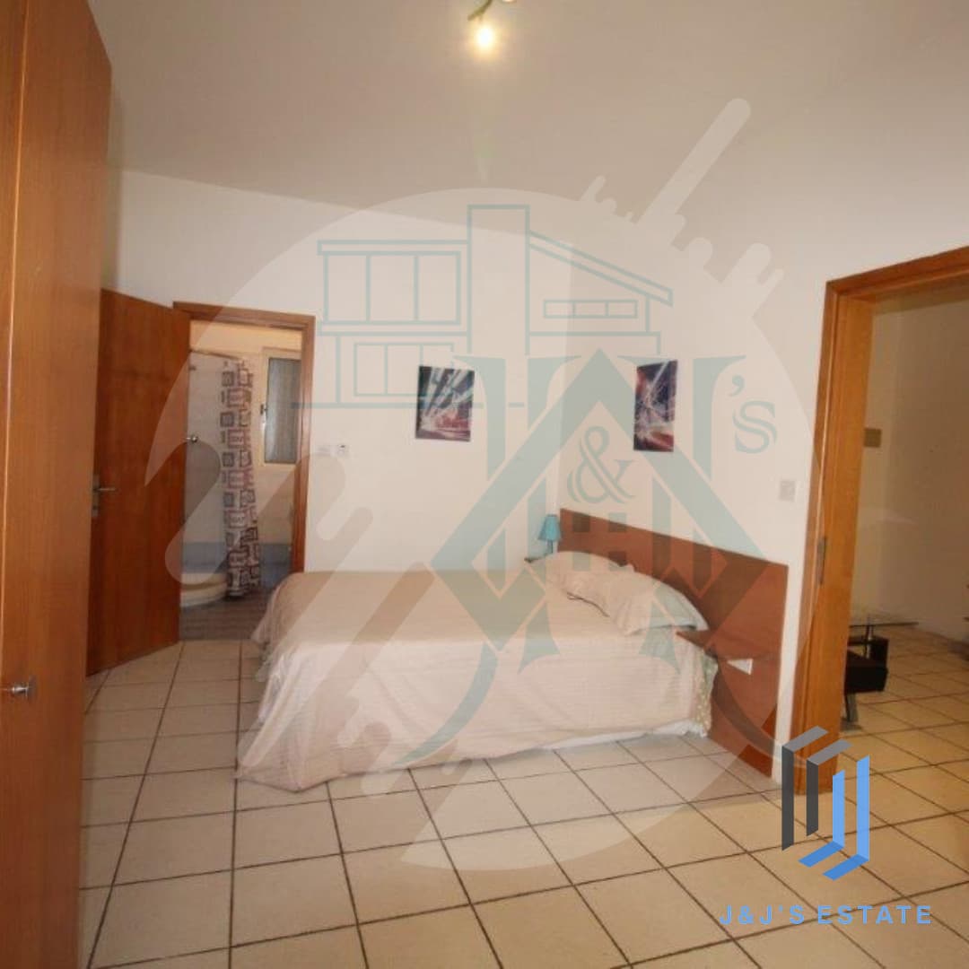 Charming 1-Bedroom Apartment in Central St. Julian's · 4