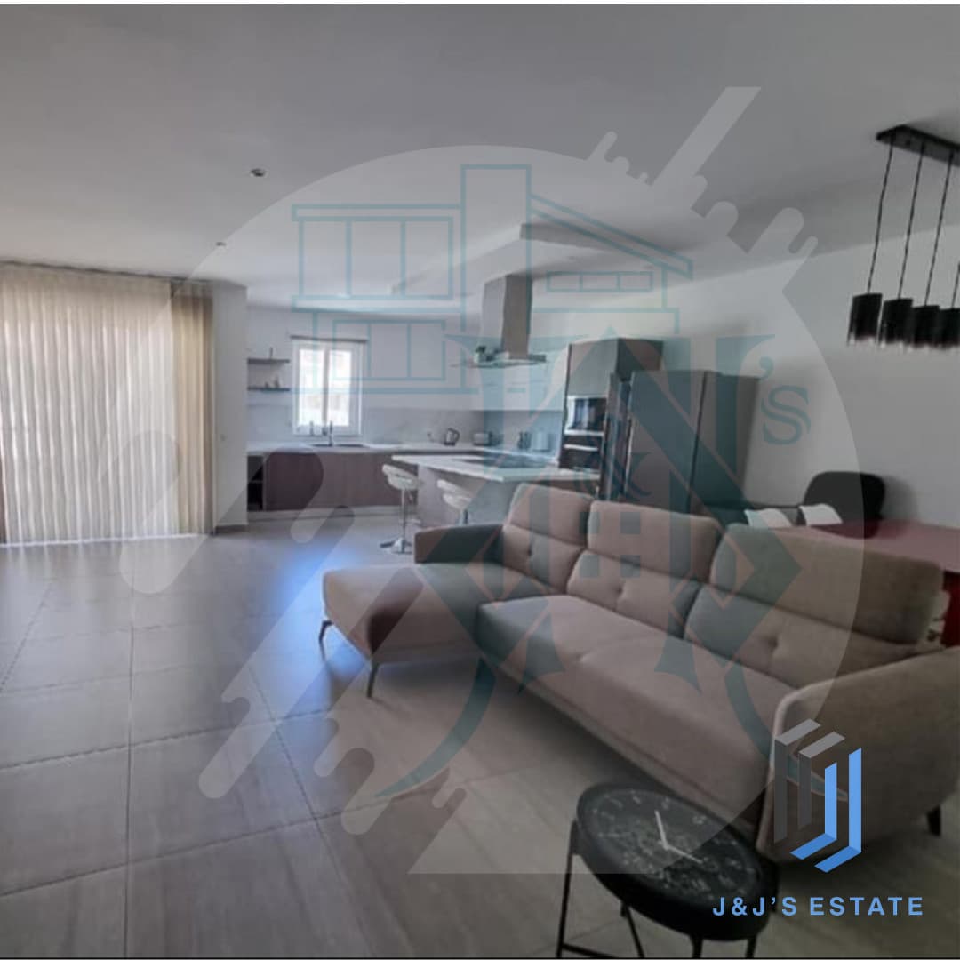 Spacious three-bedroom apartment in Luqa near the airport · 1