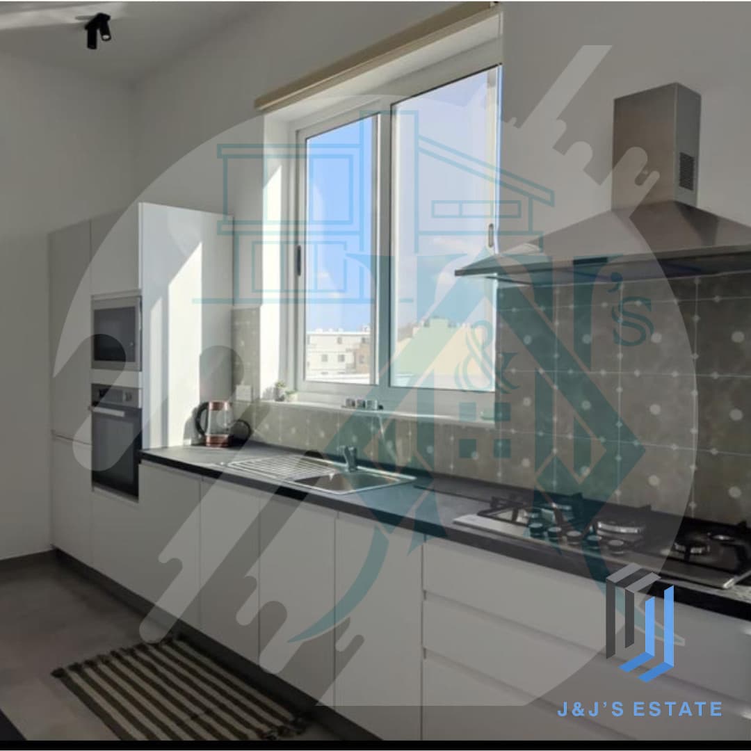 Modern 1-Bedroom Penthouse in San Paul's Bay · 3