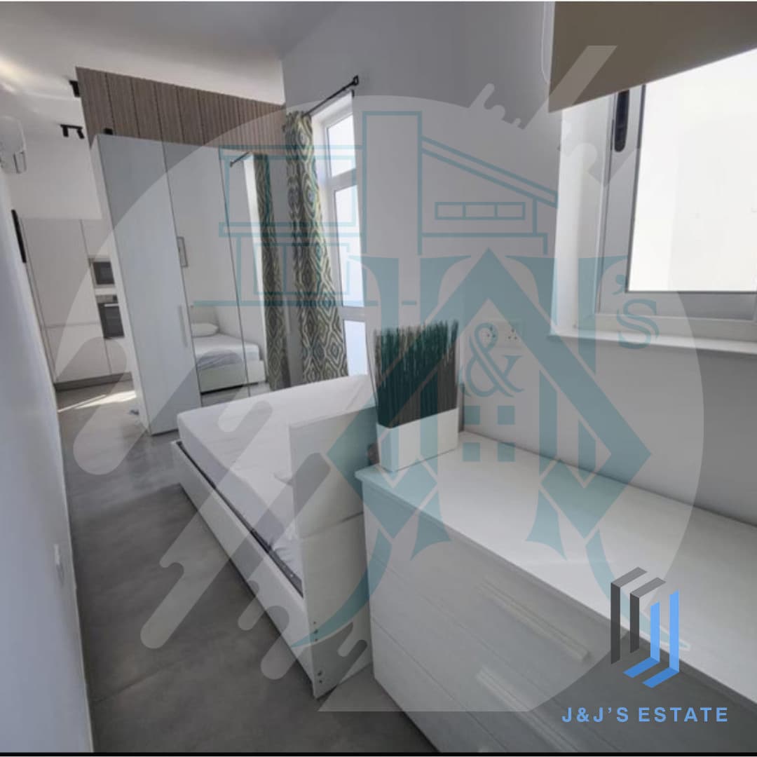 Modern 1-Bedroom Penthouse in San Paul's Bay · 4