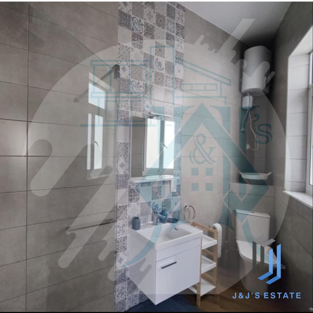 Modern 1-Bedroom Penthouse in San Paul's Bay · 6