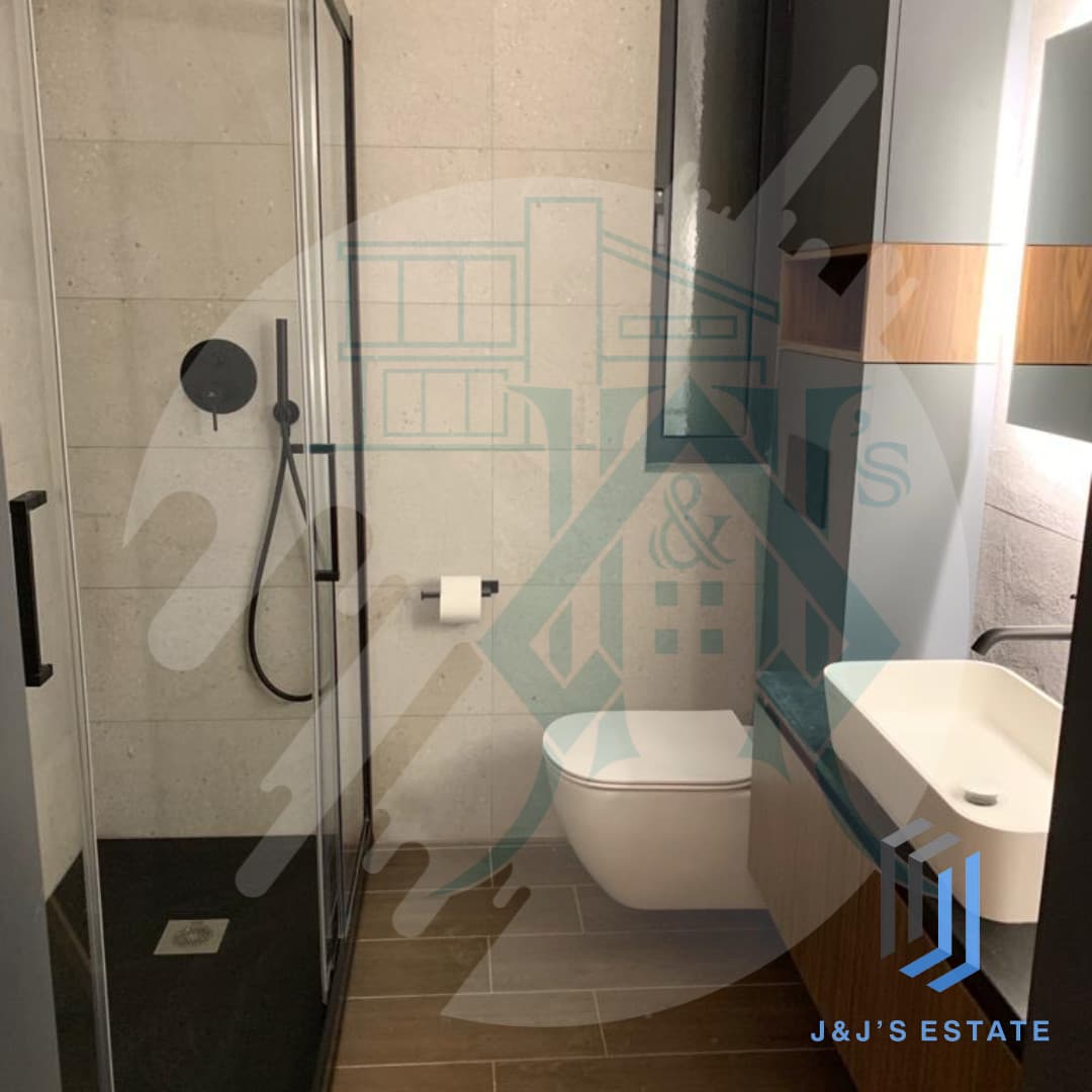 Stunning 3-Bedroom Apartment in Spinola Bay, St Julian's · 5