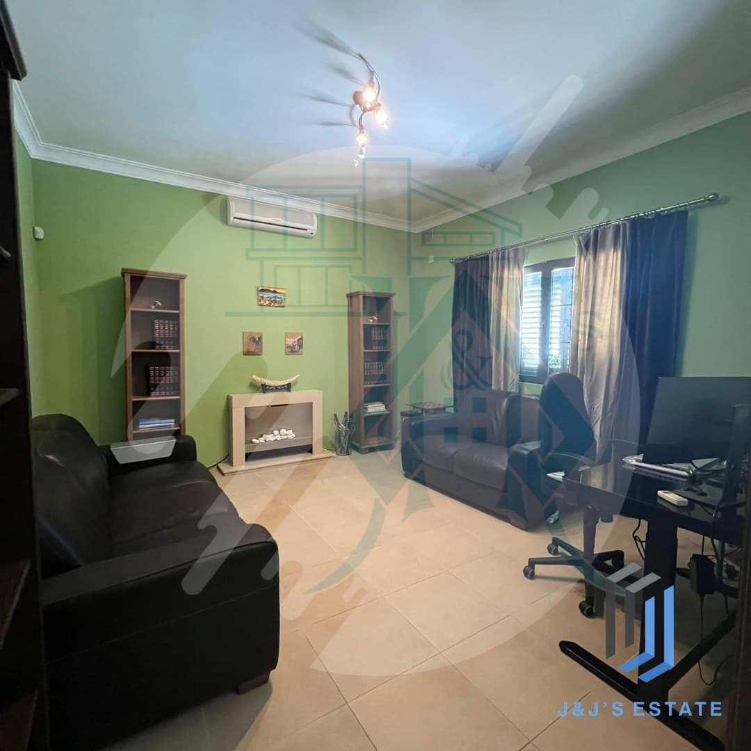 Charming 3-Bedroom Townhouse in Central San Gwann · 2