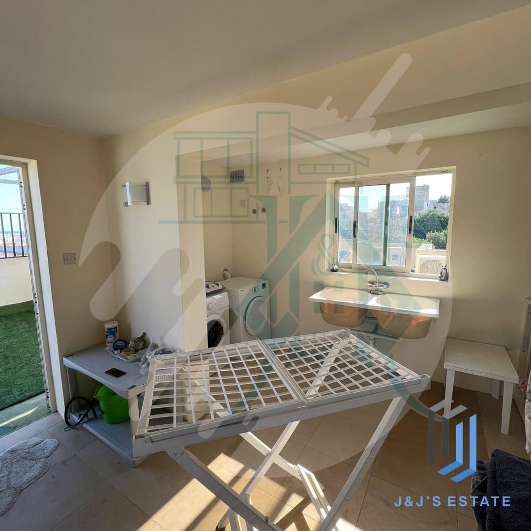Charming 3-Bedroom Townhouse in Central San Gwann · 5