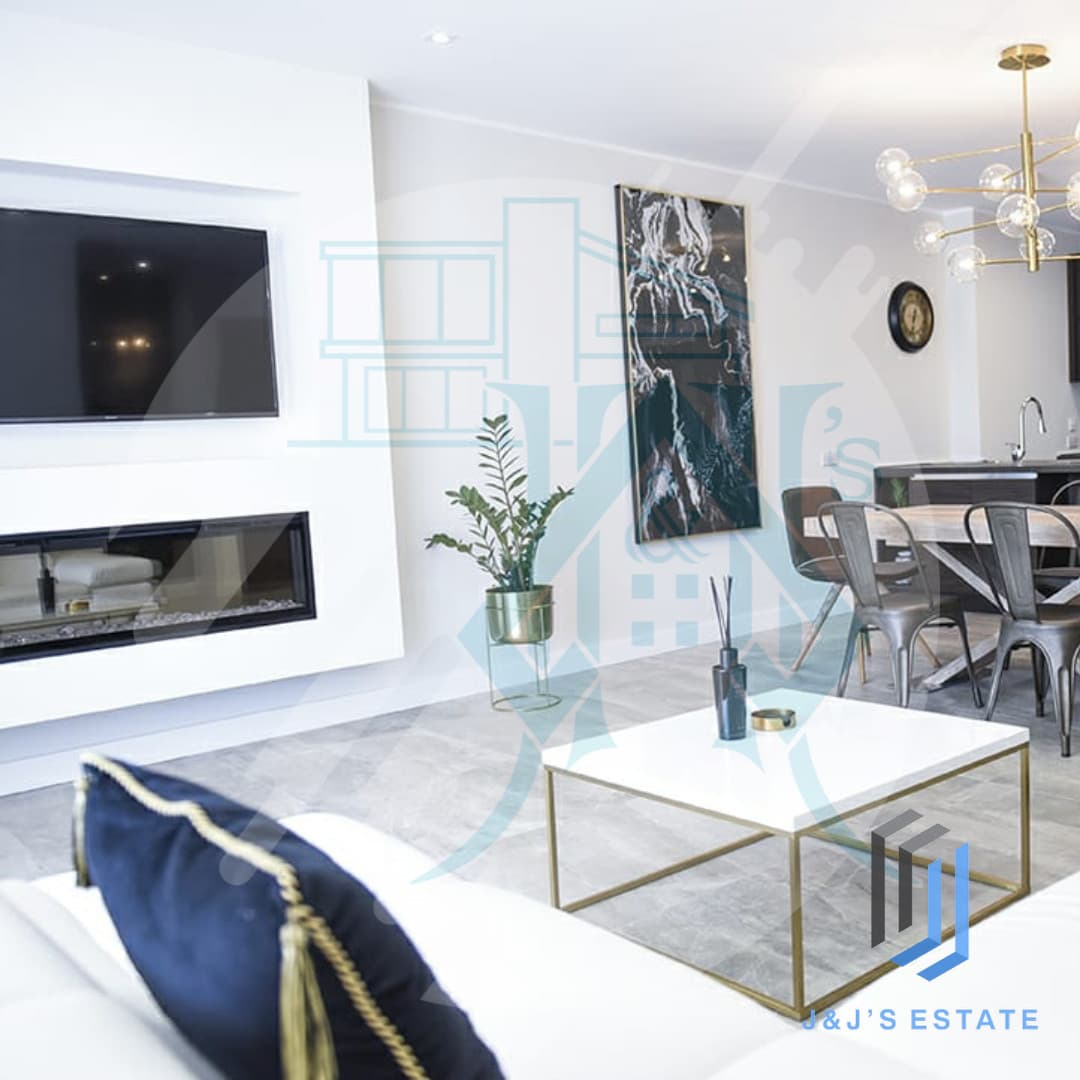 Luxurious 3-Bedroom Apartment with Sea Views in Xemxija · 2