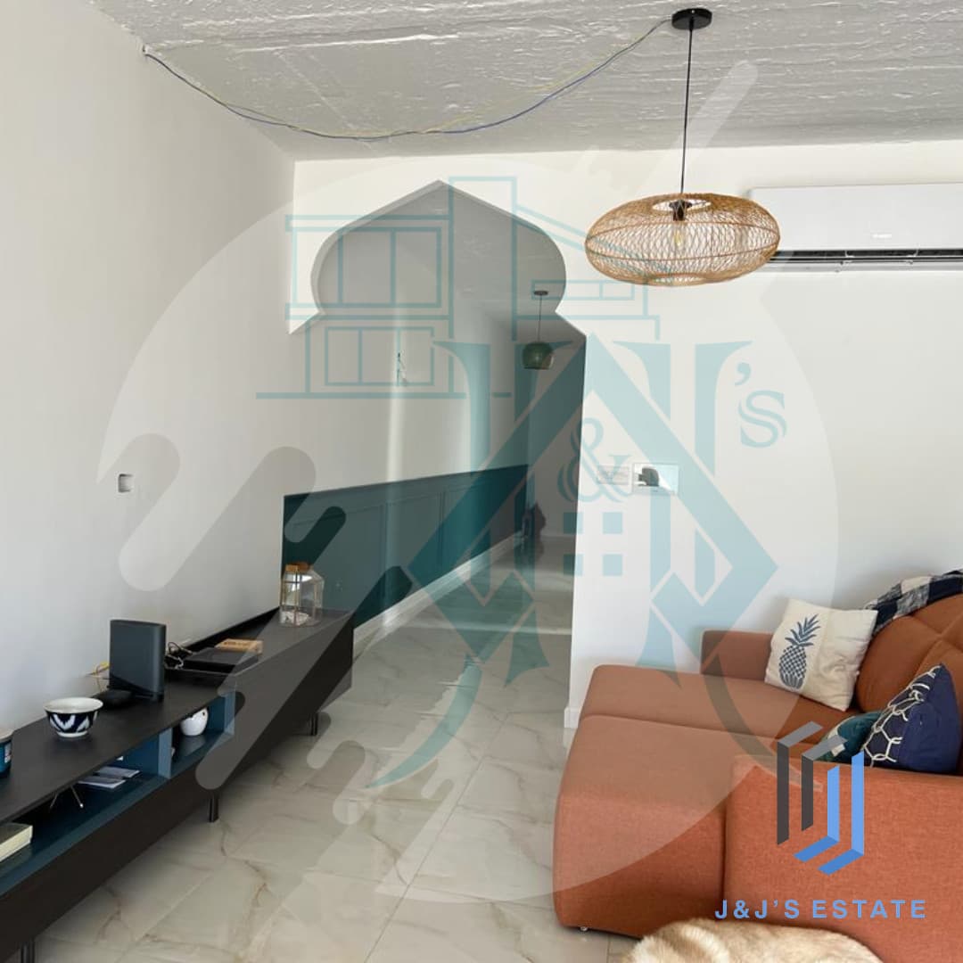 Stylish Penthouse in Central Iklin · 4
