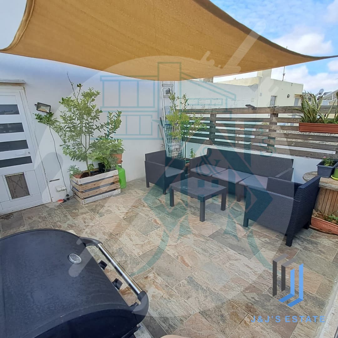 Charming 1-Bedroom Penthouse in Paola