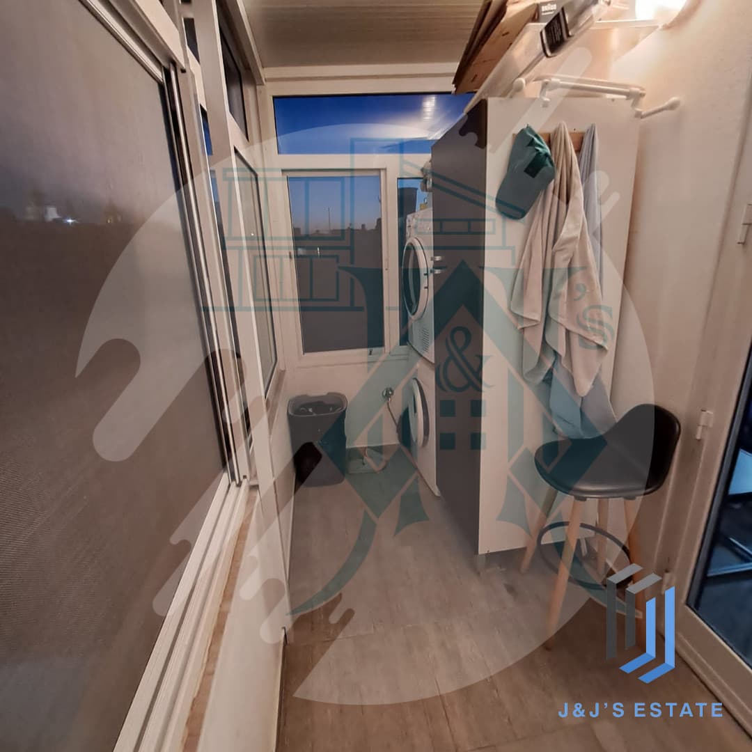 Charming 1-Bedroom Penthouse in Paola · 6