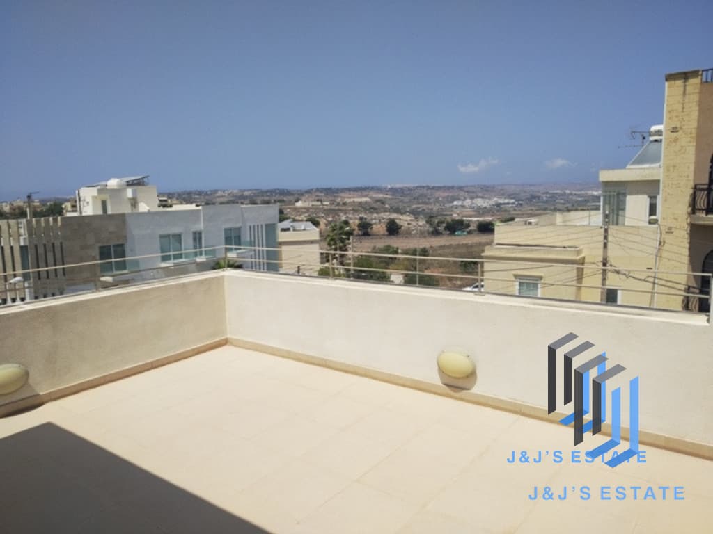 Charming 1-Bedroom Penthouse Studio in Naxxar · 5