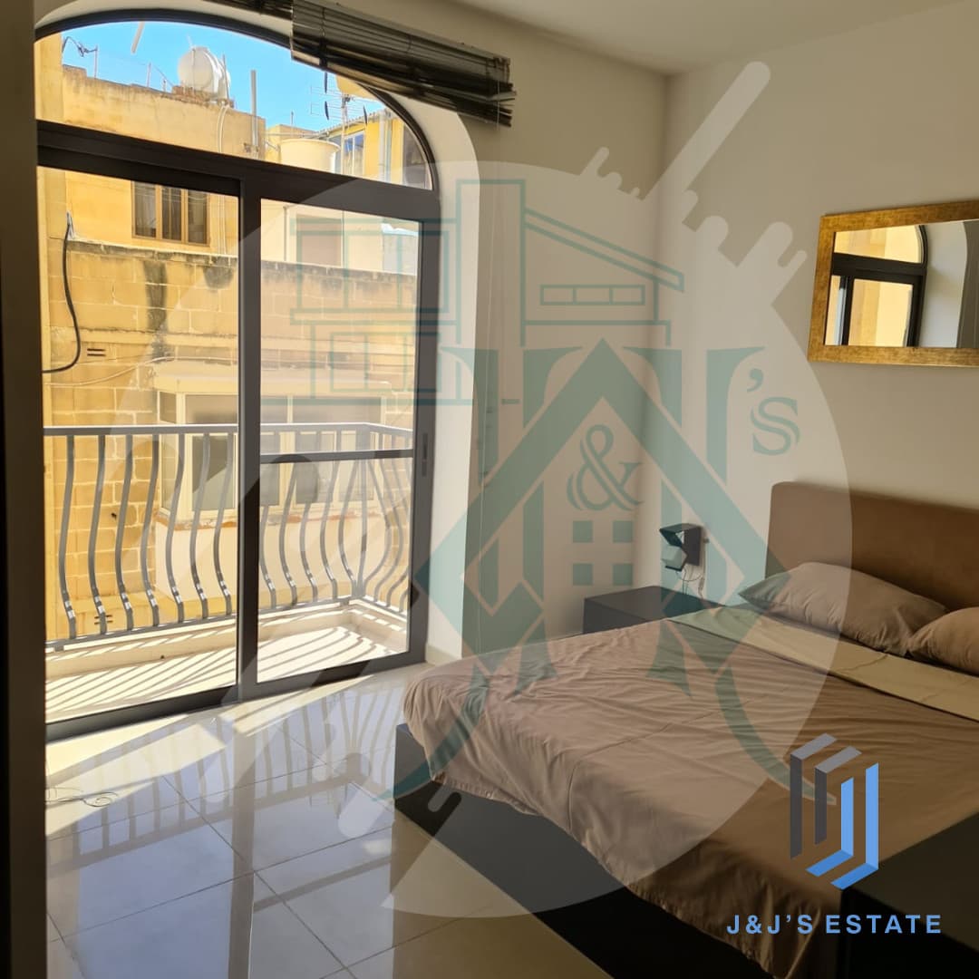 Charming 2-Bedroom Apartment in Sliema · 3