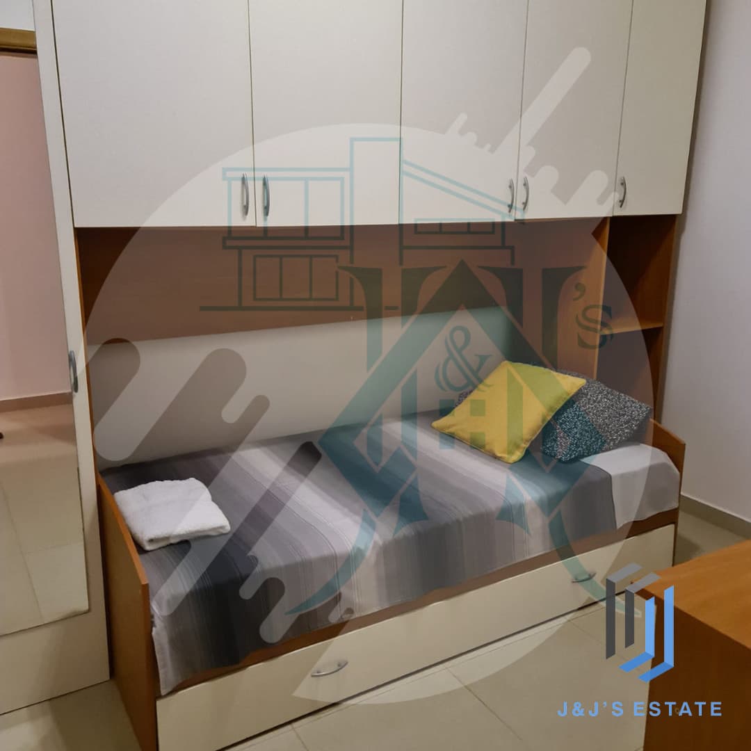 Charming 2-Bedroom Apartment in Sliema · 6