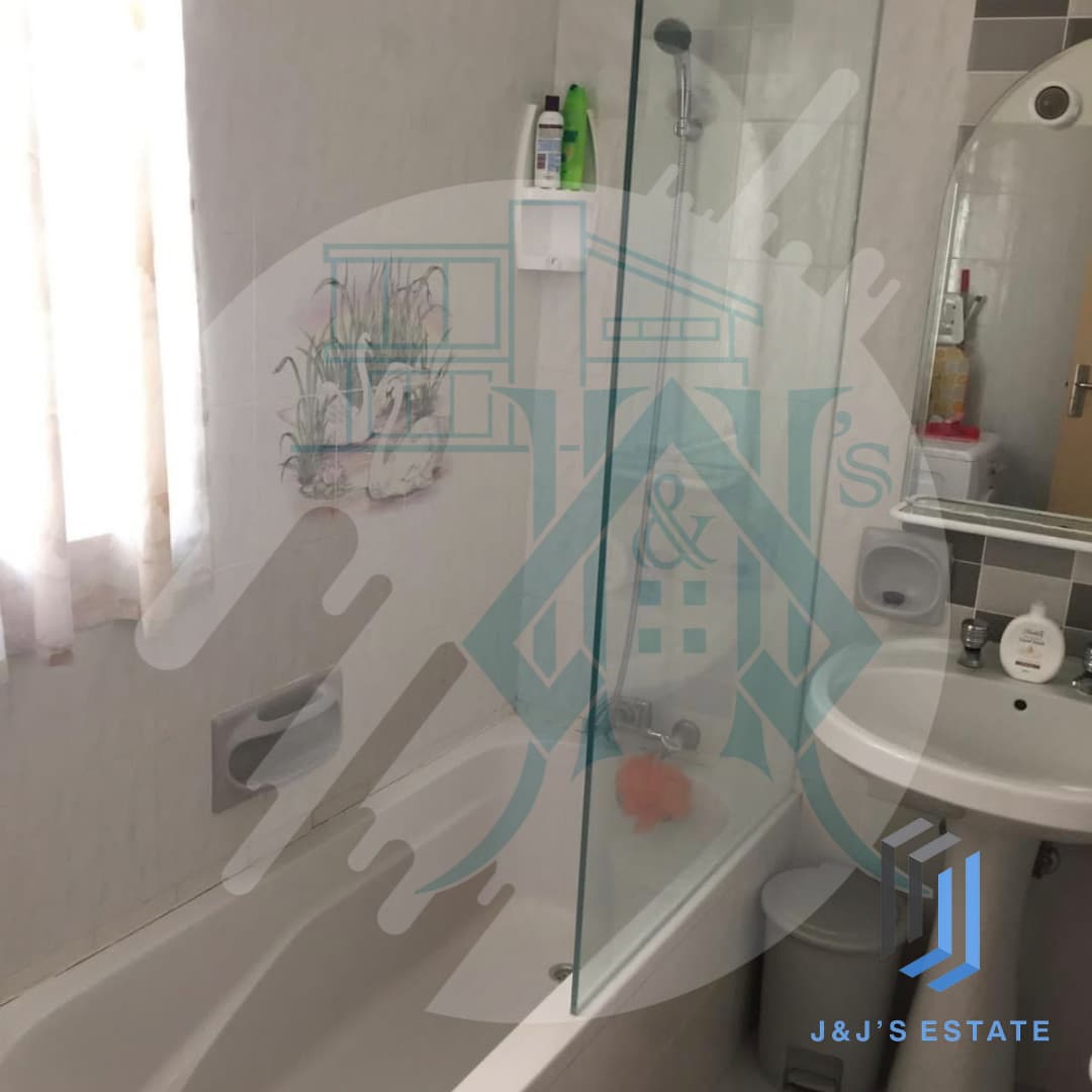 Bright 2-Bedroom Apartment with Balcony in Bugibba · 5