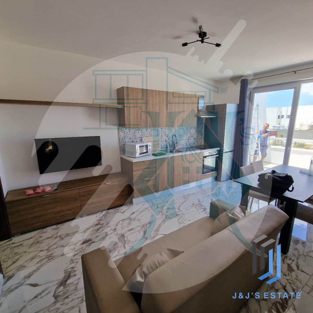 Stylish Penthouse in Gzira with Spacious Terrace
