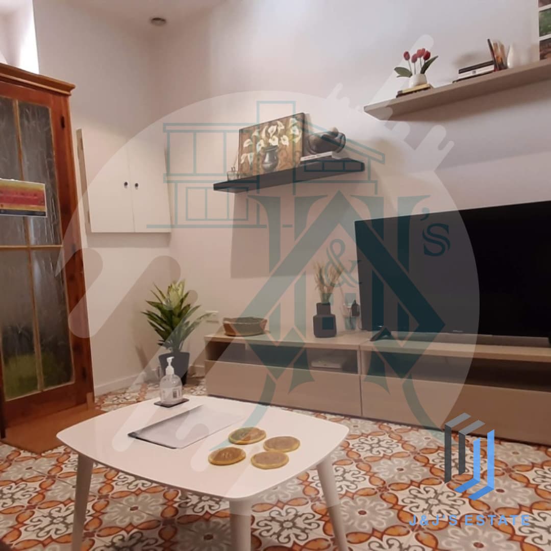 Renovated two-bedroom maisonette with veranda in Birgu · 2