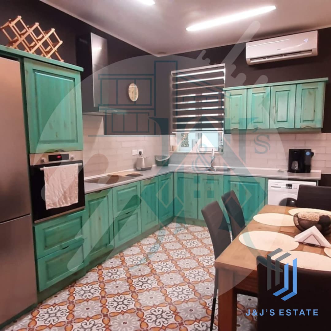 Renovated two-bedroom maisonette with veranda in Birgu · 5