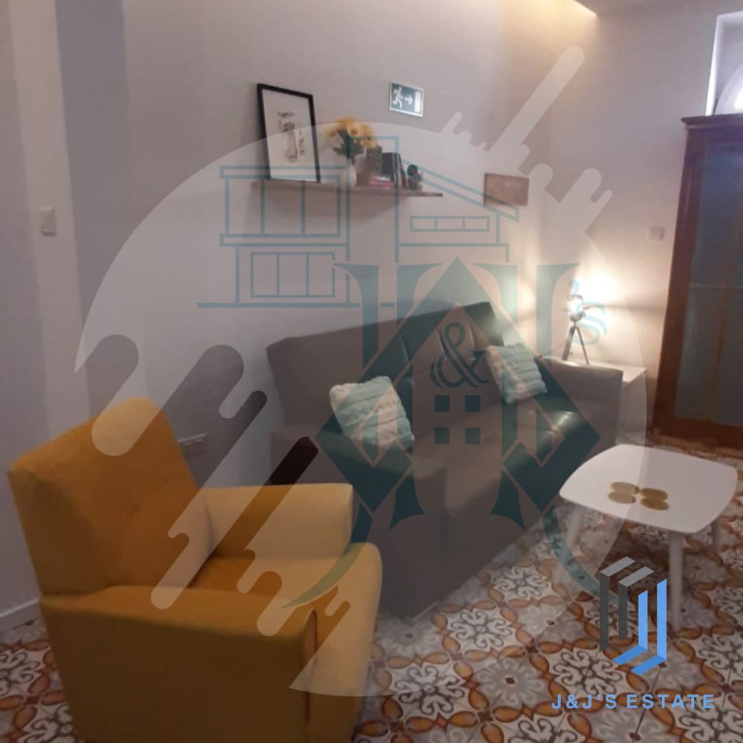 Renovated two-bedroom maisonette with veranda in Birgu · 6