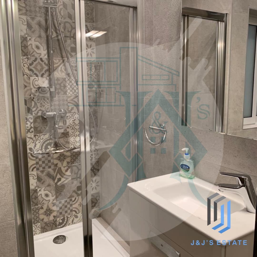 Three-bedroom apartment with balconies in central Msida · 3