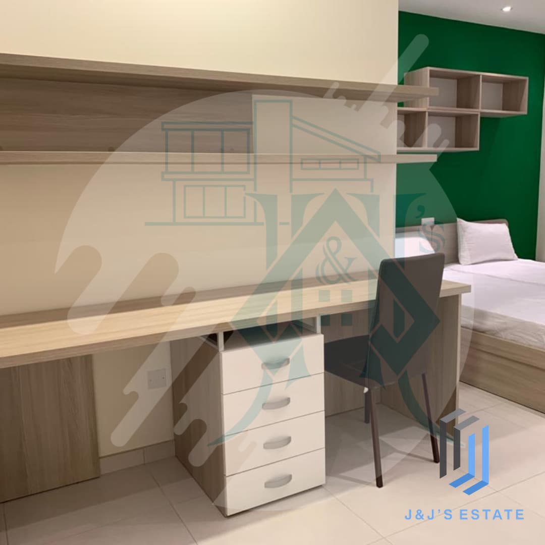 Three-bedroom apartment with balconies in central Msida · 4