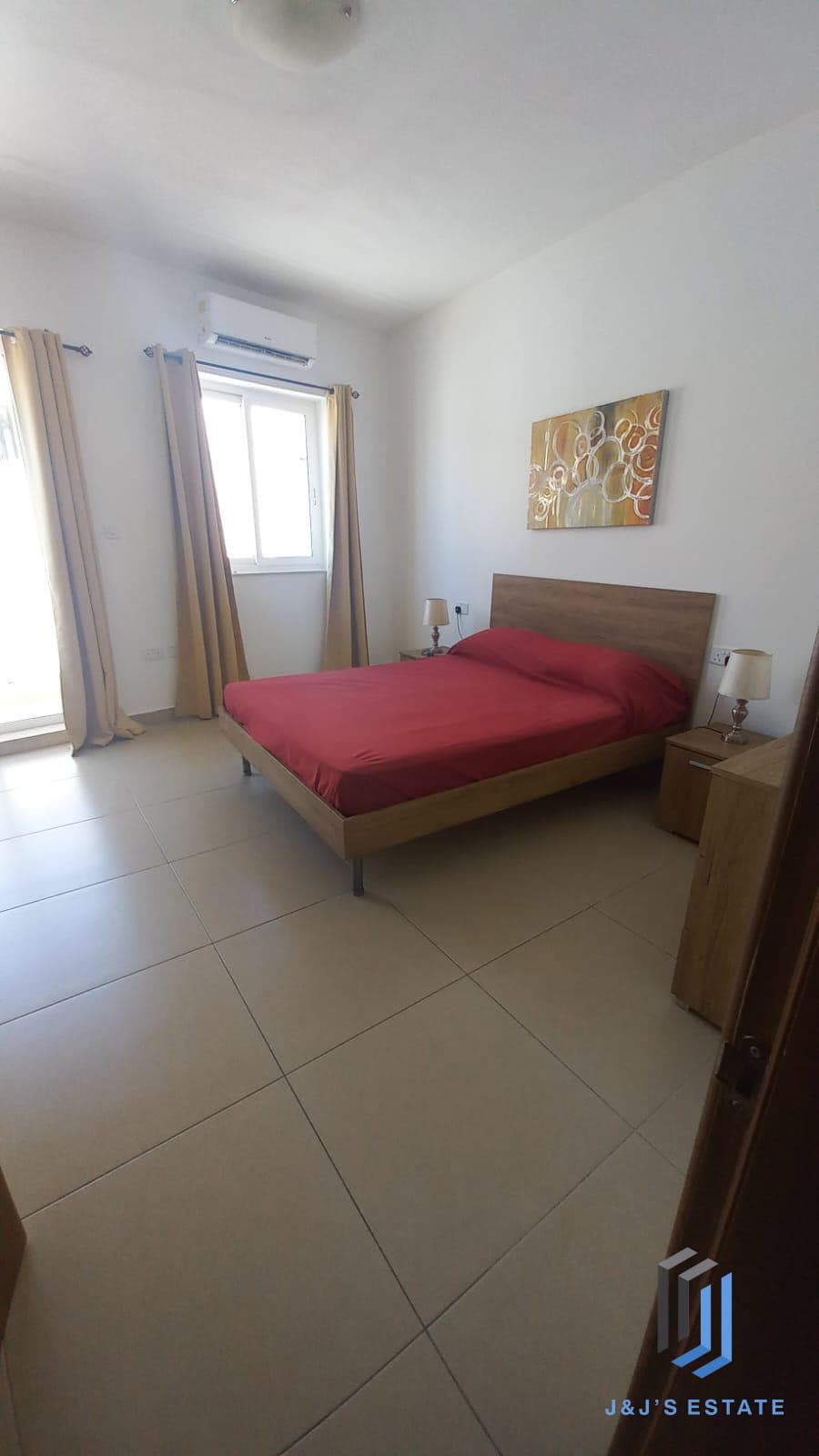 Cozy 1-Bedroom Apartment in Ibragg · 4