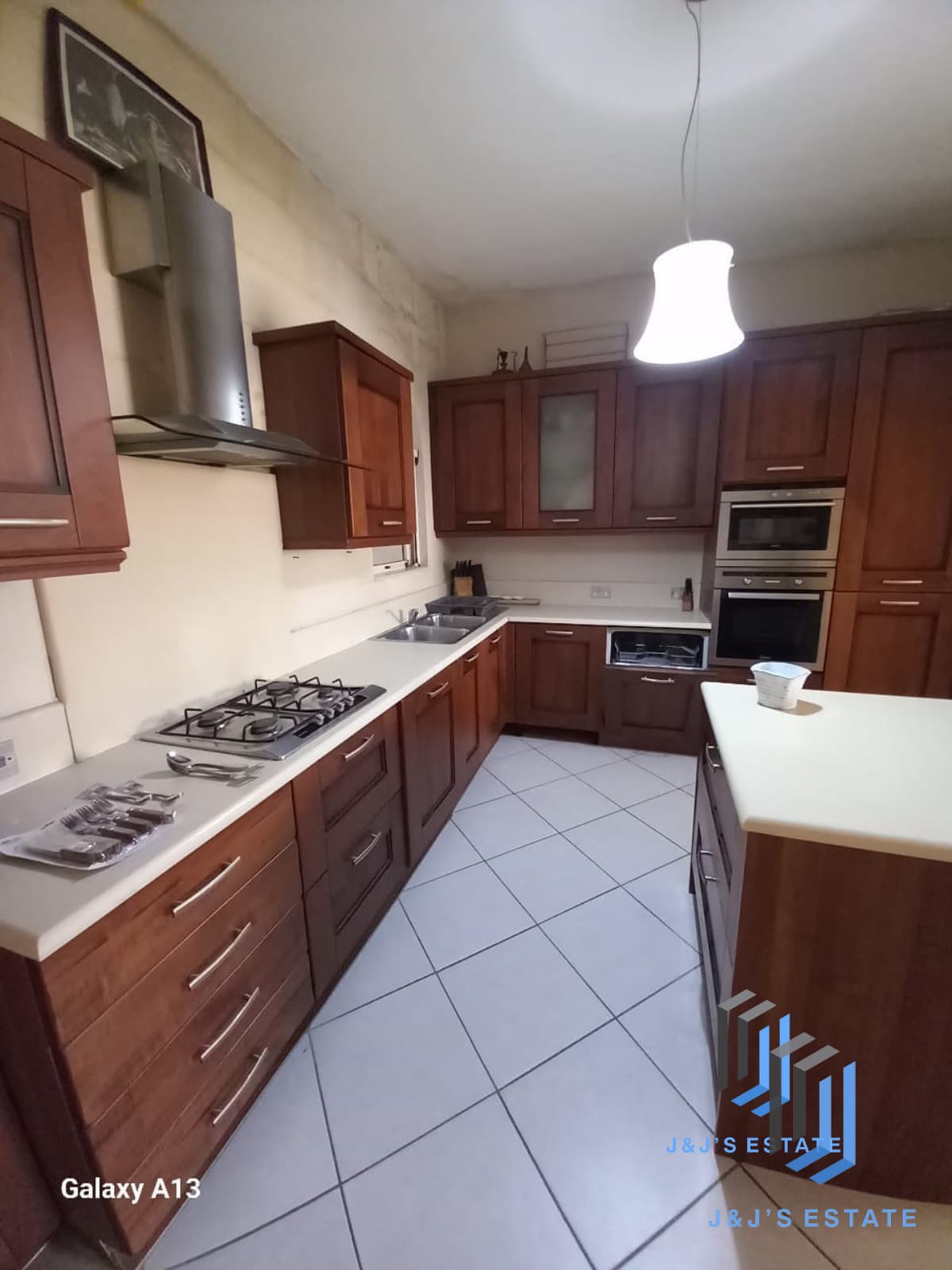 Charming 2-Bedroom Apartment in Gharghur · 3