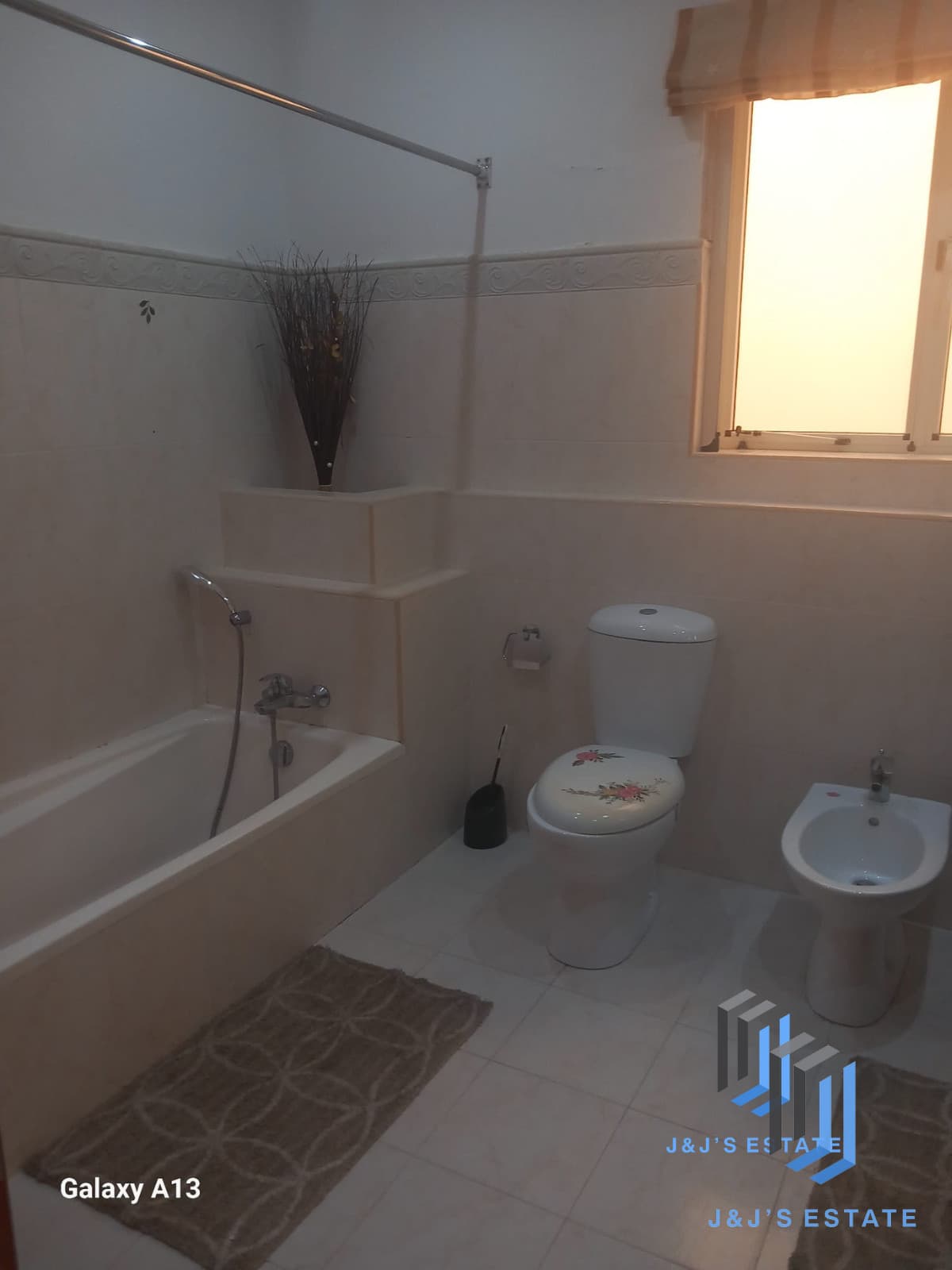 Charming 2-Bedroom Apartment in Gharghur · 5