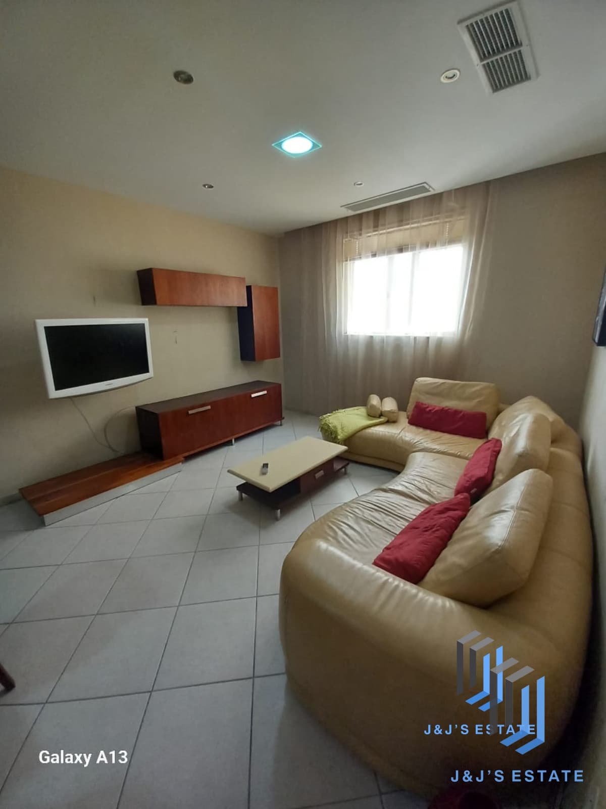 Charming 2-Bedroom Apartment in Gharghur · 9