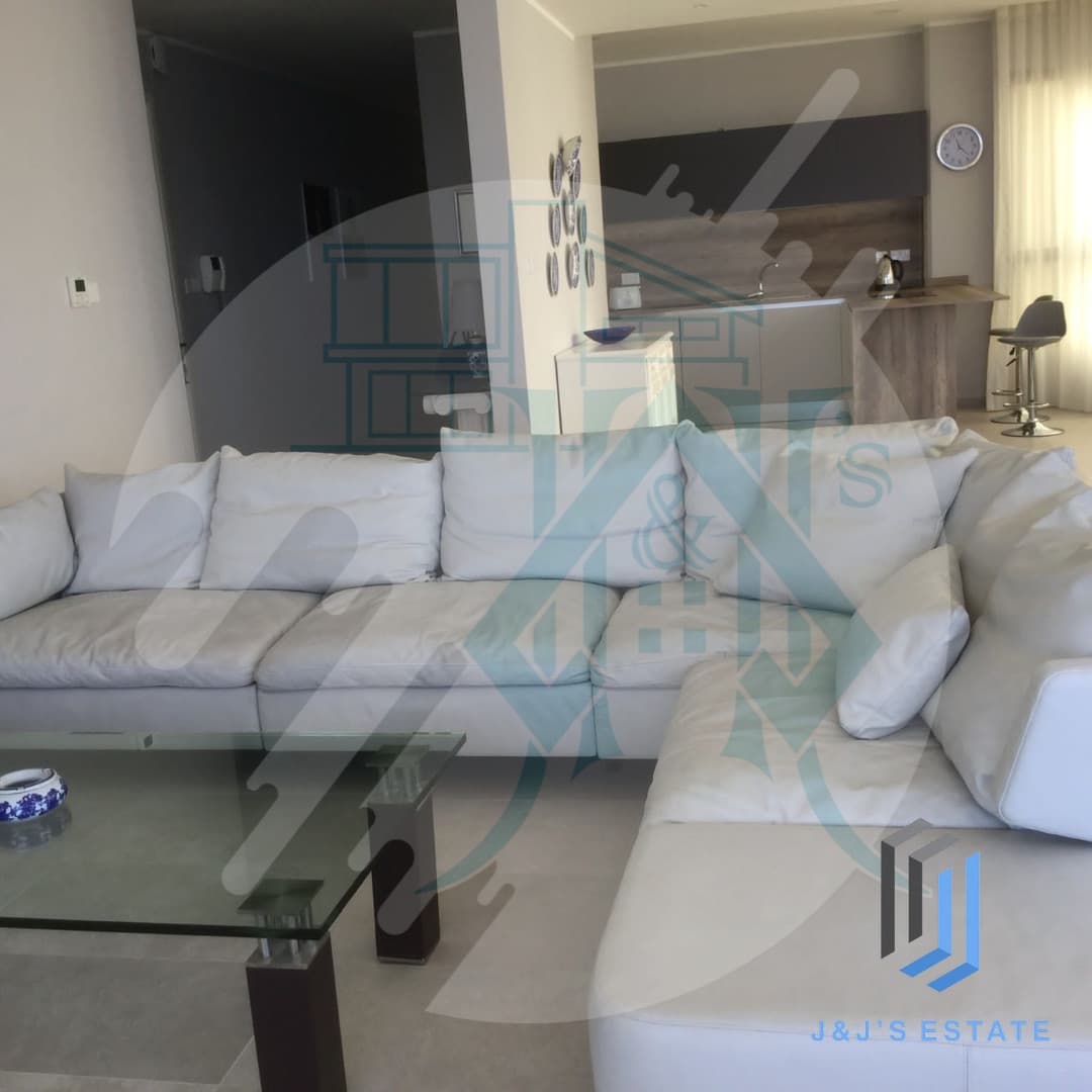 Spacious three-bedroom apartment with sea views in Sliema · 3