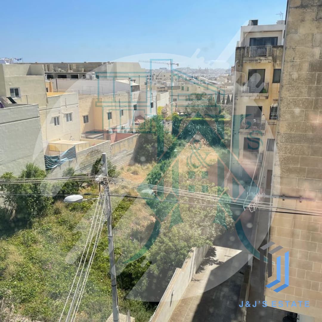 Elegant 3-Bedroom Apartment in Lija · 21
