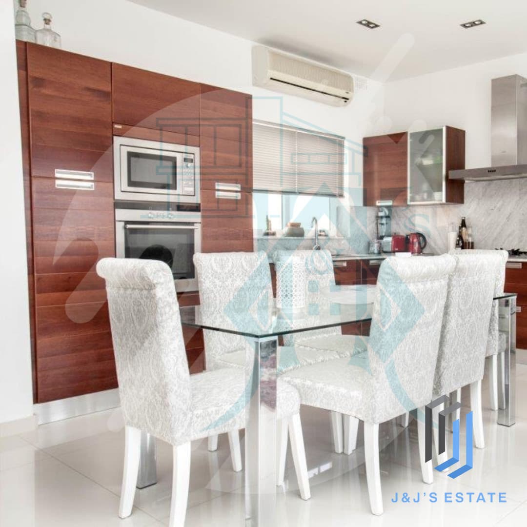 Elegant 3-Bedroom Penthouse in Ibragg · 7