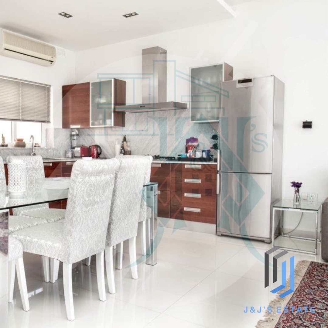 Elegant 3-Bedroom Penthouse in Ibragg · 9