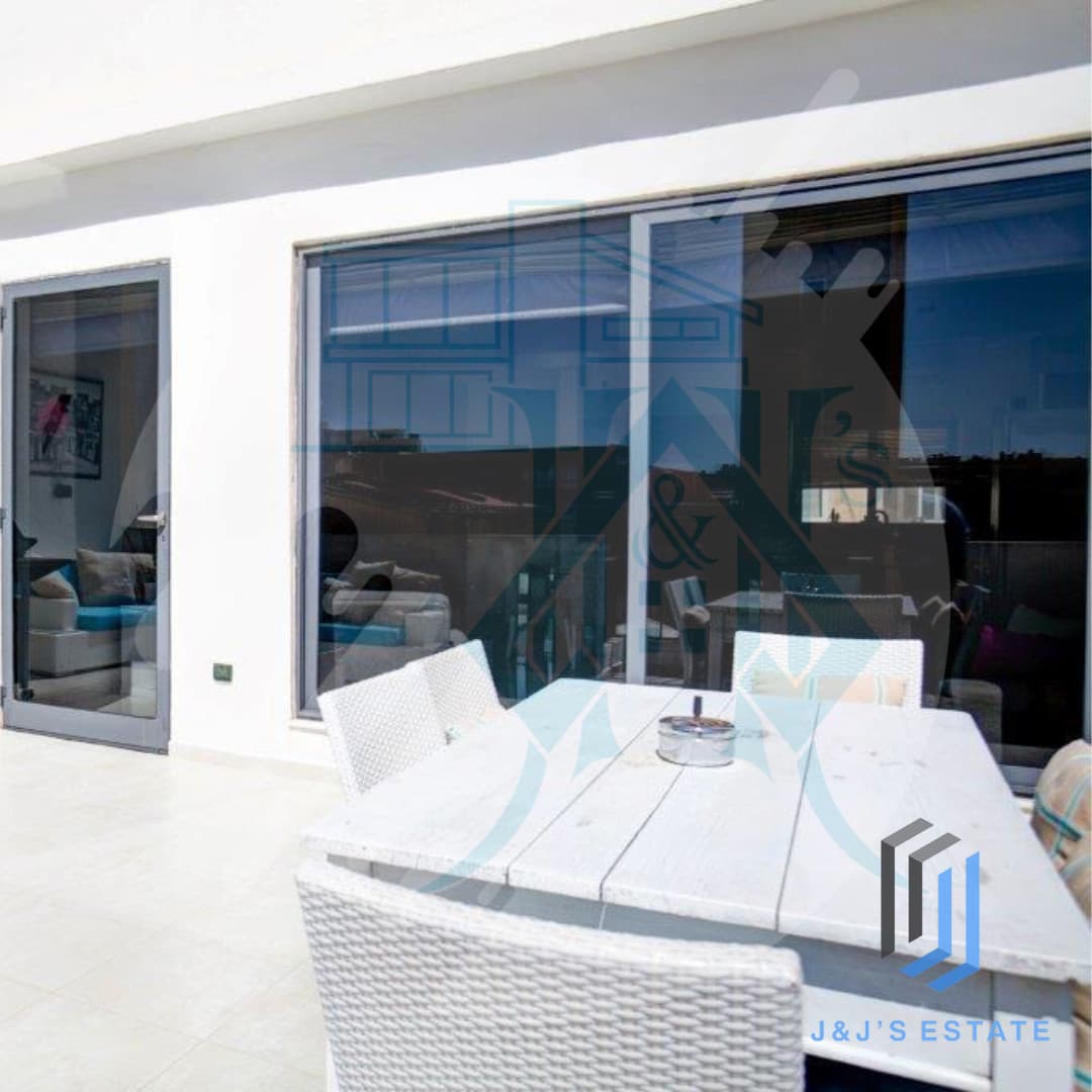 Elegant 3-Bedroom Penthouse in Ibragg · 15