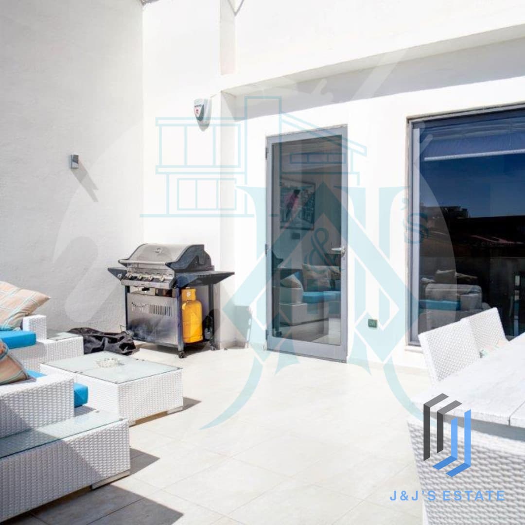 Elegant 3-Bedroom Penthouse in Ibragg · 16