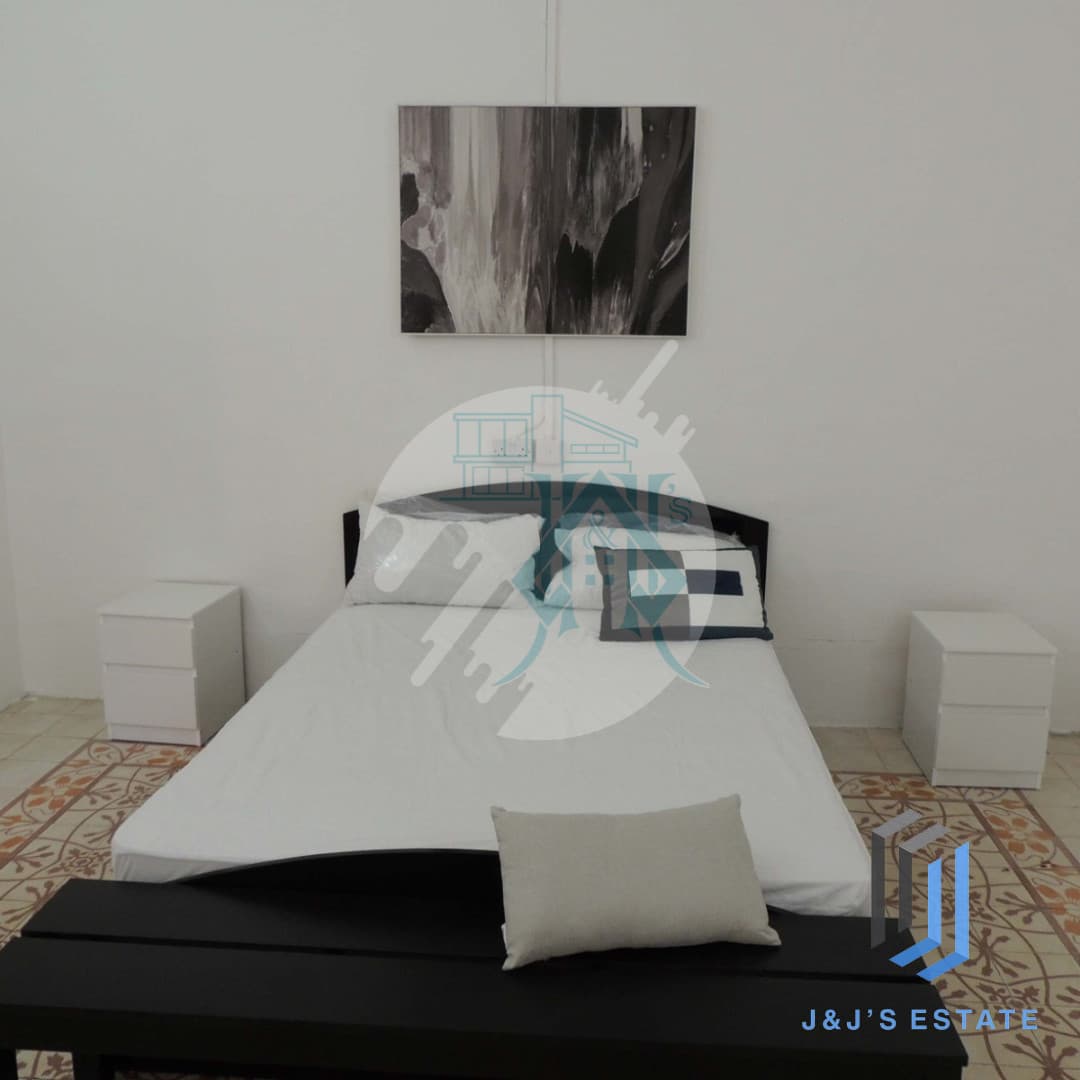 Spacious 4-Bedroom Townhouse in Sliema · 3