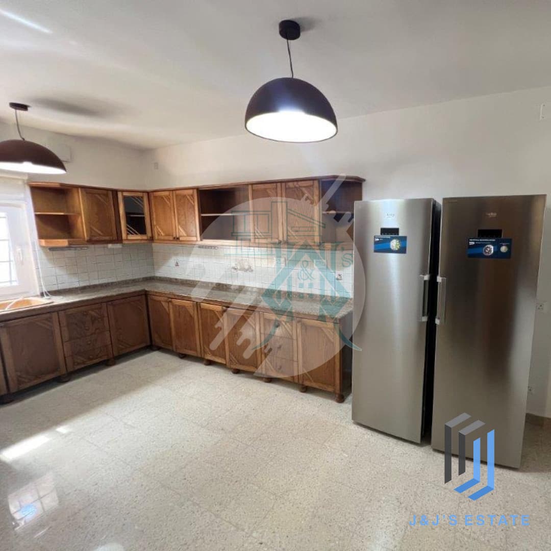 Charming 2-Bedroom Apartment in St Julian's with Garden