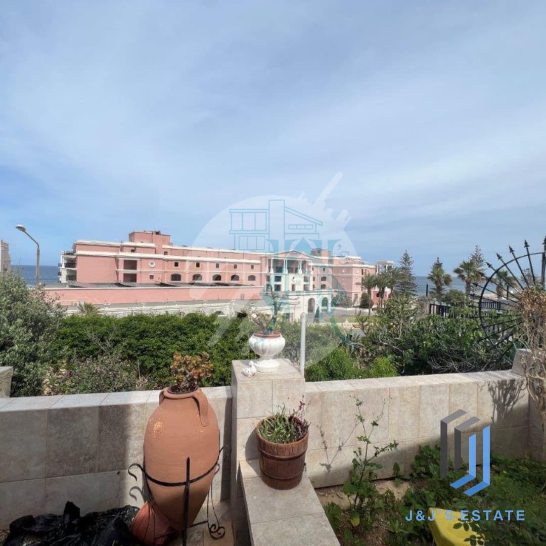 Charming 2-Bedroom Apartment in St Julian's with Garden · 4
