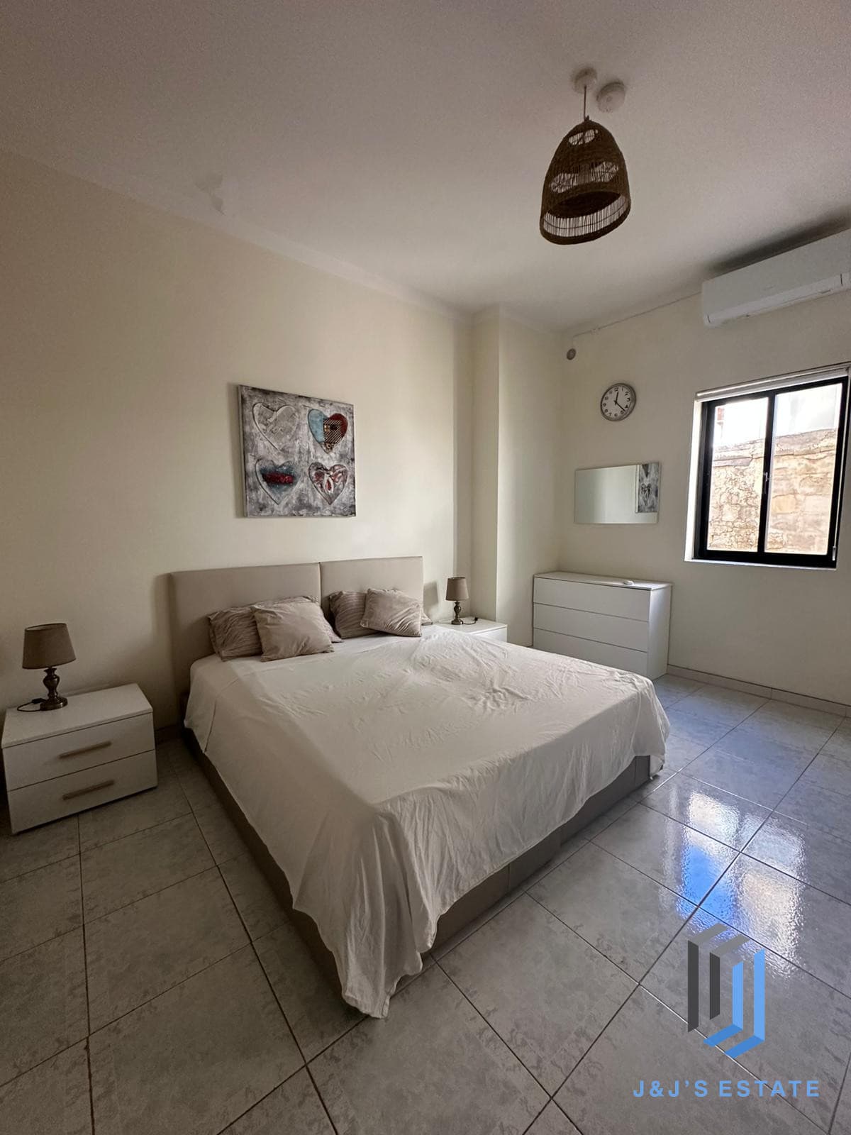 Elegant 2-Bedroom Apartment in Sliema · 6