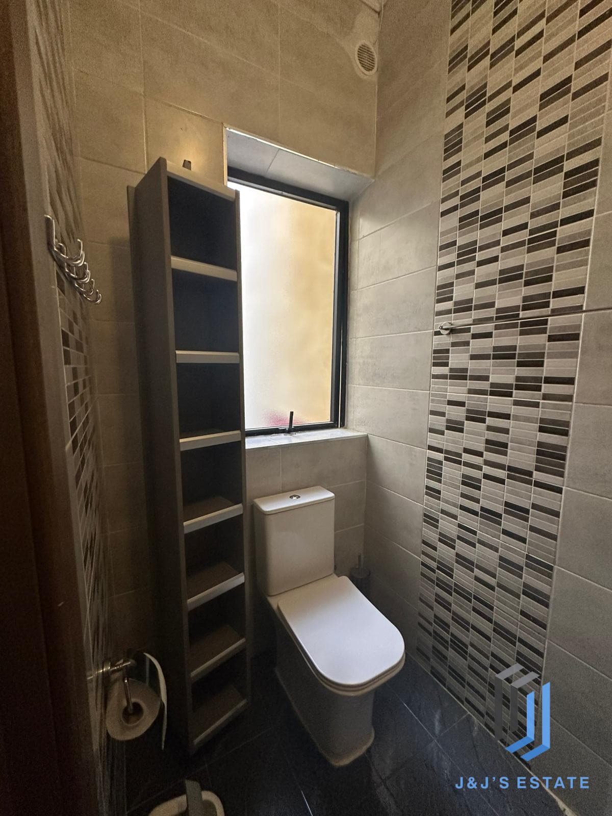 Elegant 2-Bedroom Apartment in Sliema · 12