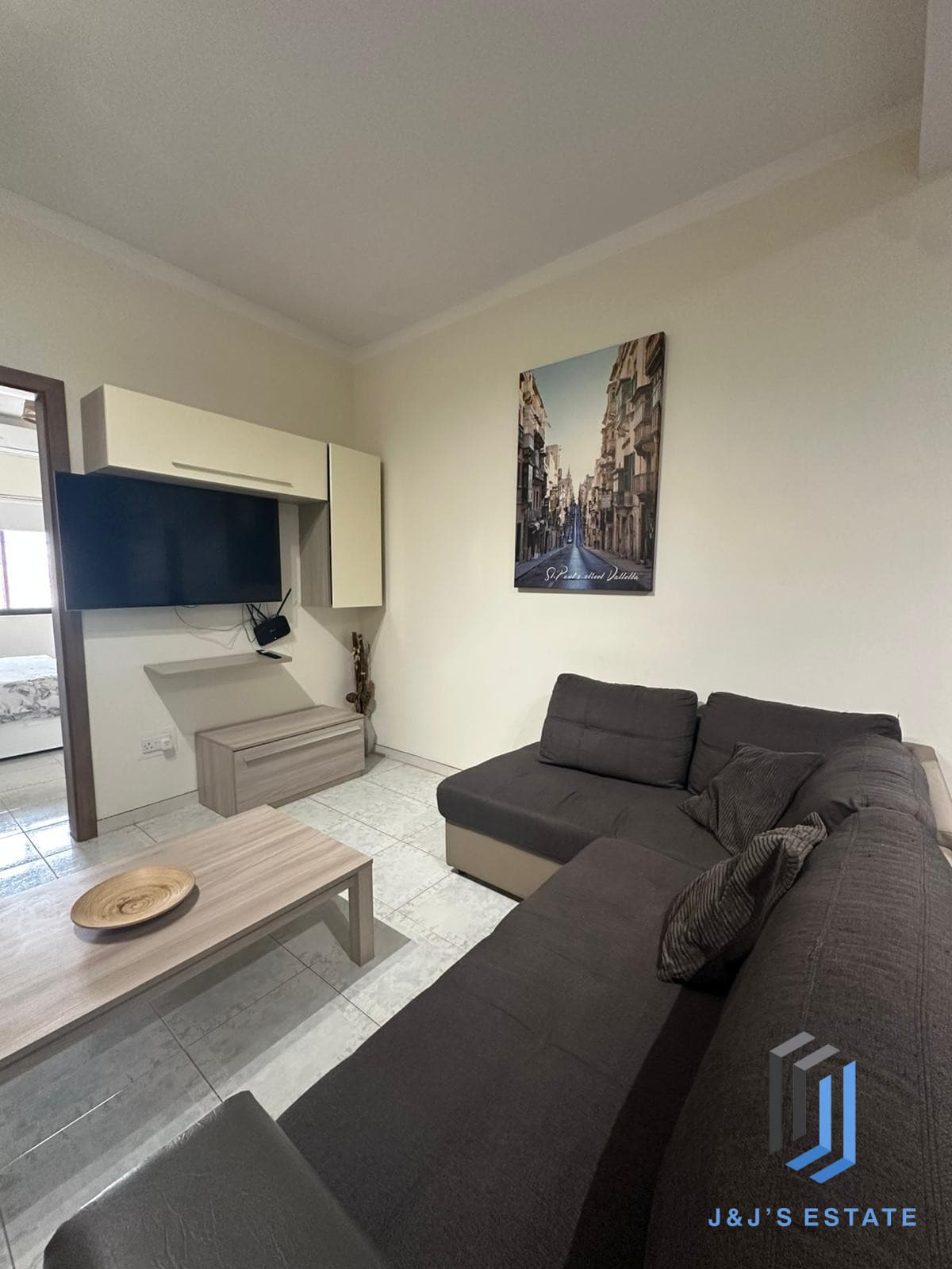 Elegant 2-Bedroom Apartment in Sliema · 2