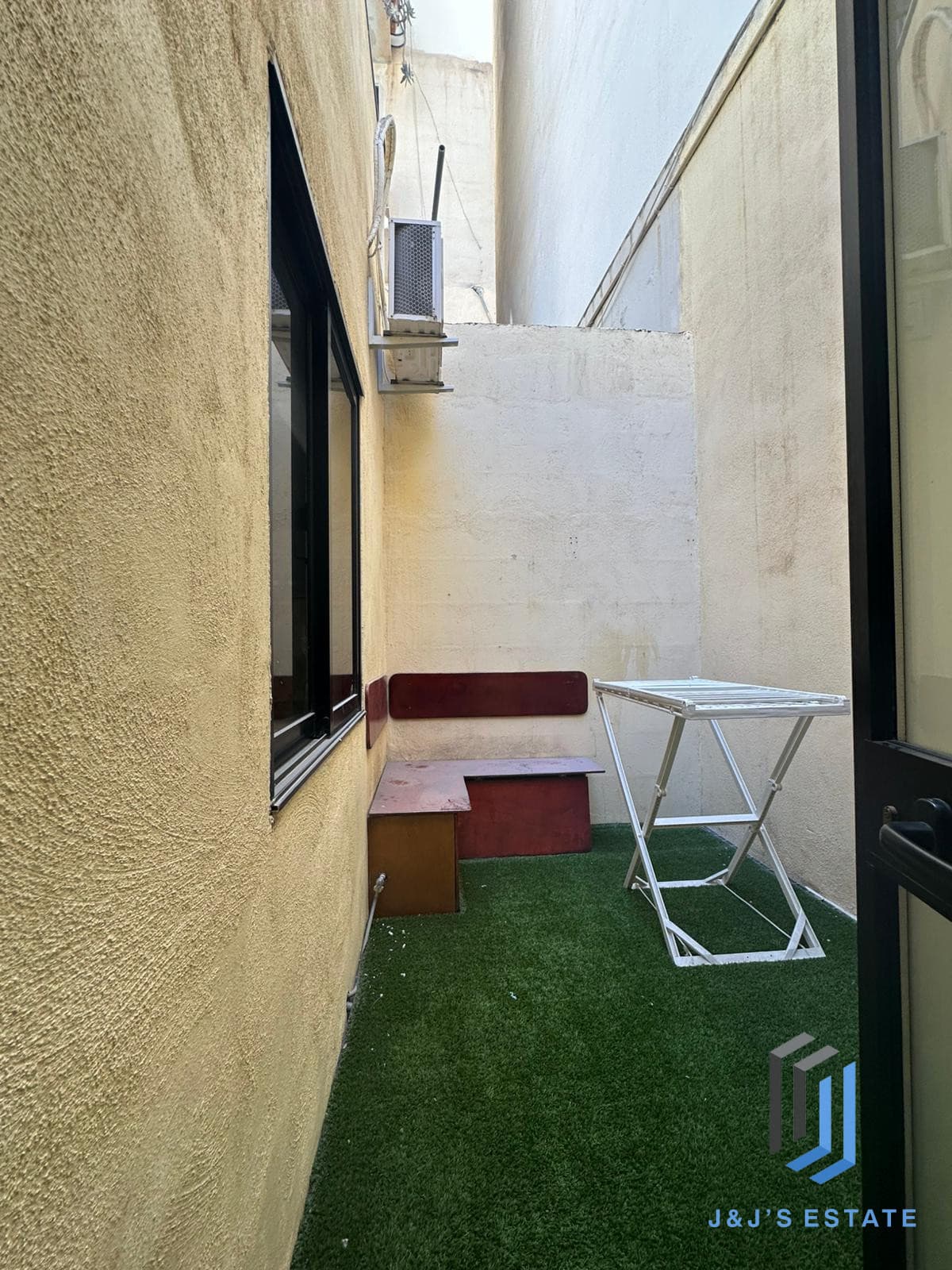 Elegant 2-Bedroom Apartment in Sliema · 10